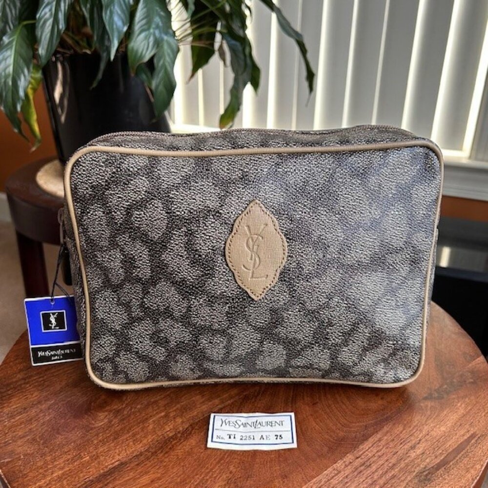 New YVES SAINT LAURENT Giraffe Print Accessory Pouch 🦒 - Picture 9 of 9